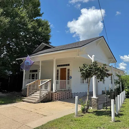 Family Fun In Lafayette Free Parking And Downtown Charm Villa